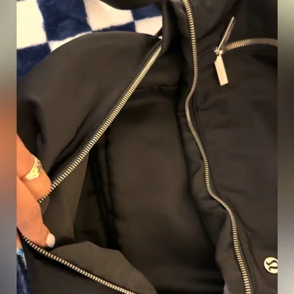 Lululemon City adventurer backpack - Picture 7 of 9